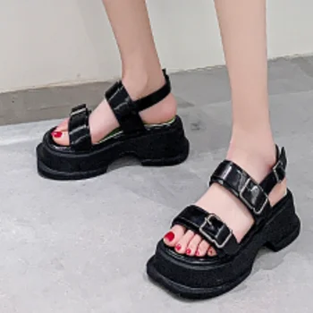 2023 Гореща продажба дамски обувки катарама кратък дамски сандали лято ежедневни сандали жени твърди квадратни петата платформа обувки жени
