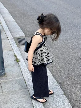 2023 Летни корейски деца бебе момиче 2PCS дрехи комплект памук флорални прашка върховете комари доказателство панталони костюм малко дете момичета екипировки
