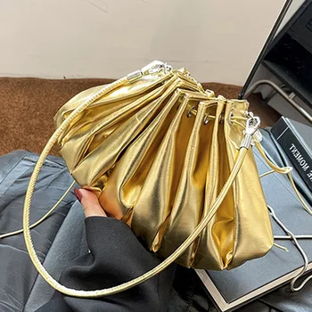 2023 Мода злато плисирана чанта за рамо Прост дамски шнур черупка чанта съединител мека кожа подмишниците чанта верига crossbody чанти