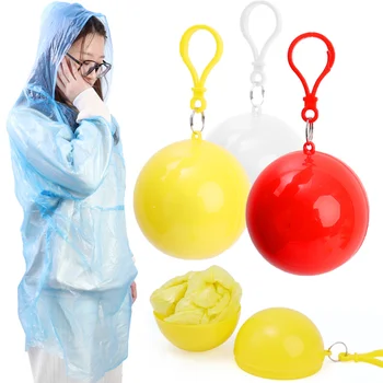Portable Mini Raincoatball Сгъстяване на дъждобрани за еднократна употреба Нос за възрастни Аварийни водоустойчиви дъждобрани топка с ключодържател Унисекс