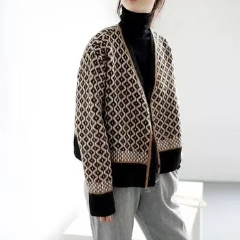 Есен Зима Корейски стил ретро пуловер жилетка жени контраст цвят v-образно деколте ромбоиден печат трикотаж хлабав плетени върховете палто