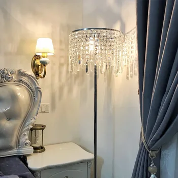 Луксозен европейски стил подова лампа, лек лукс, модерен хол, нощно шкафче K9 кристална подова лампа, спалня, американски стил