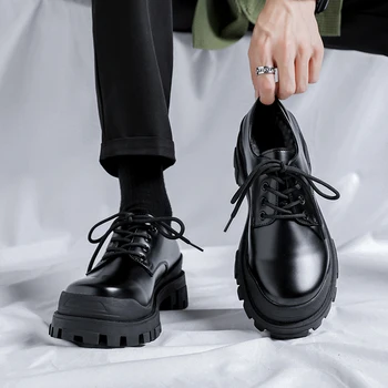 Оригинален дизайн 2023 Нов британски стил лачена кожа Мъжки обувки Черно Hombre Обувки за увеличаване на височината Дантела-нагоре Бизнес Casual